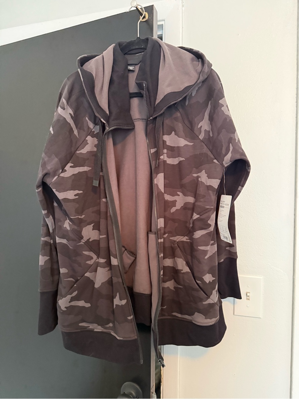 Athleta Women's Triumph Camo Zip Hoodie Jacket